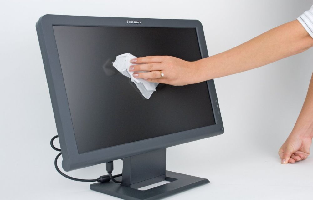 Cleaning monitor with soft cloth