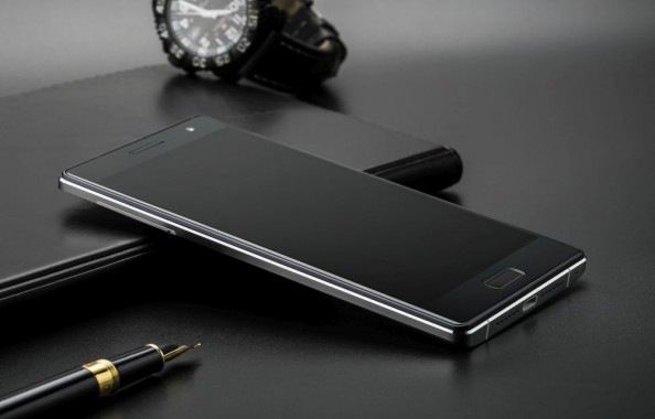 Bluboo Xtouch First 3D Printerd Android Smartphone