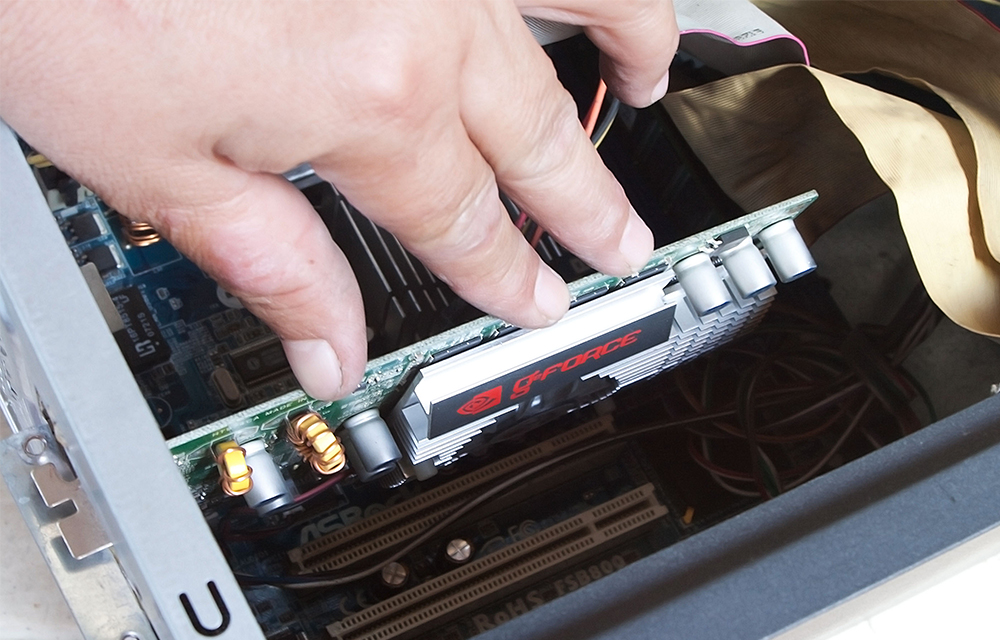 thigs-that-can-damage-your-computer