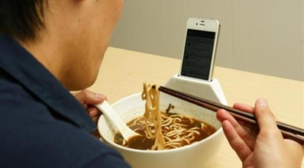 l_4081_raman-iphone-bowl-1