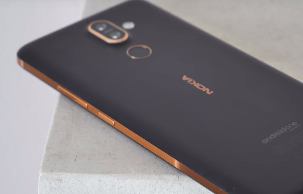 Nokia 7 Plus Design