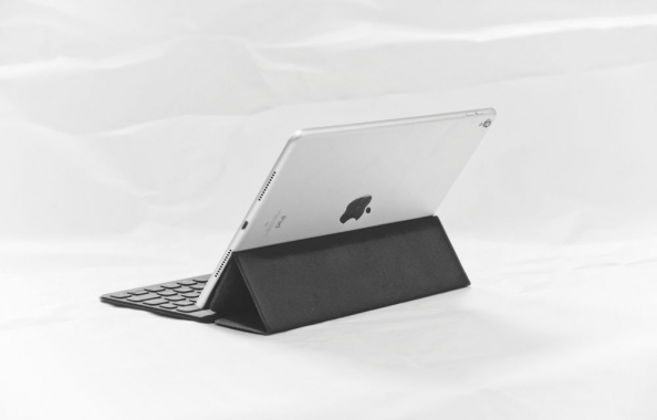 Apple store in Amsterdam evacuated after the explosion of the iPad battery