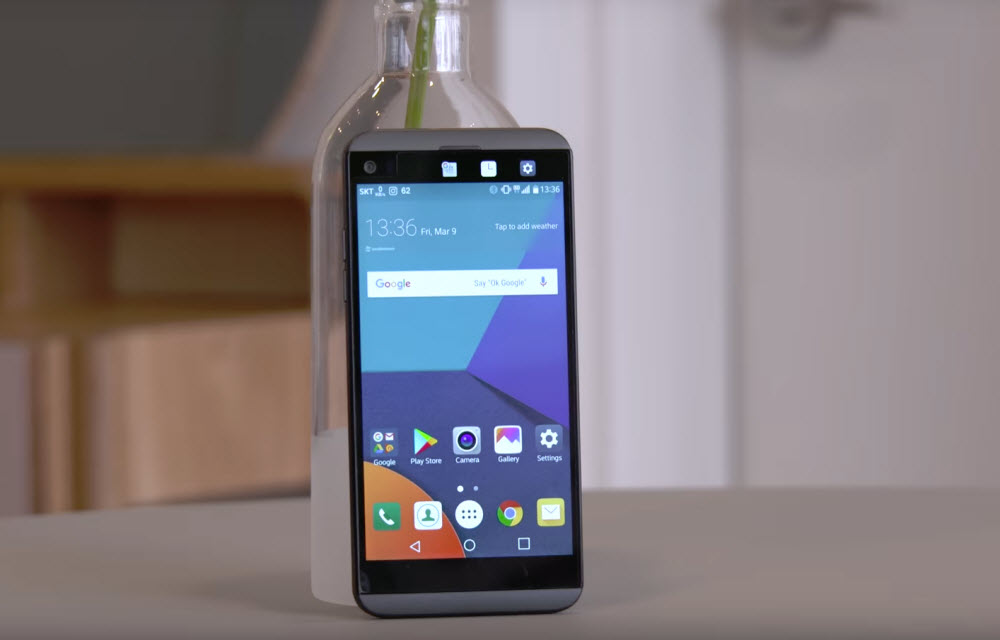 LG Q8 Review