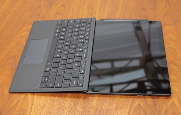 Microsoft-Surface-Pro-6-matte-black