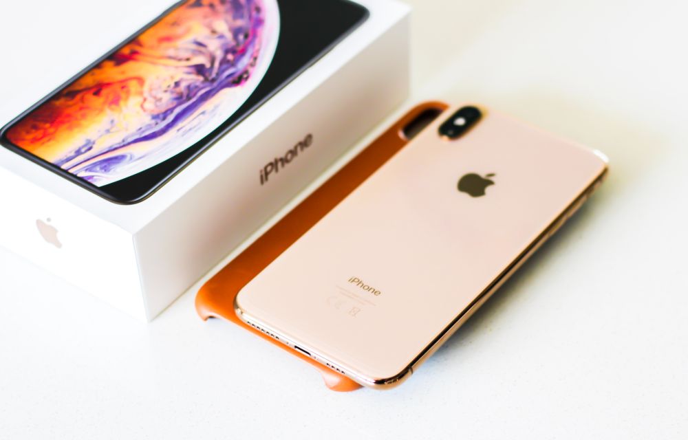 iPhone Xs vs iPhone X Comparison