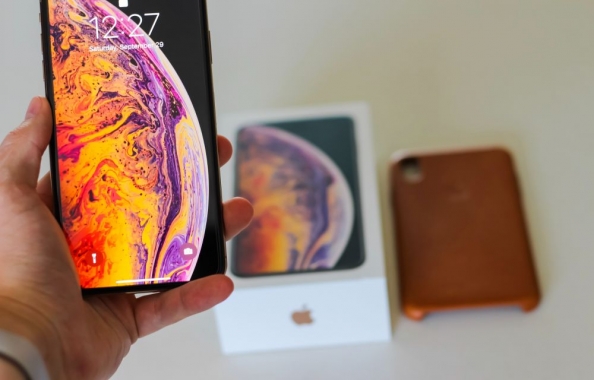 iPhone Xs vs iPhone Xs Max Comparison