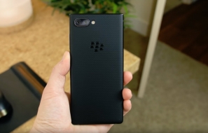BlackBerry Key2 LE Review