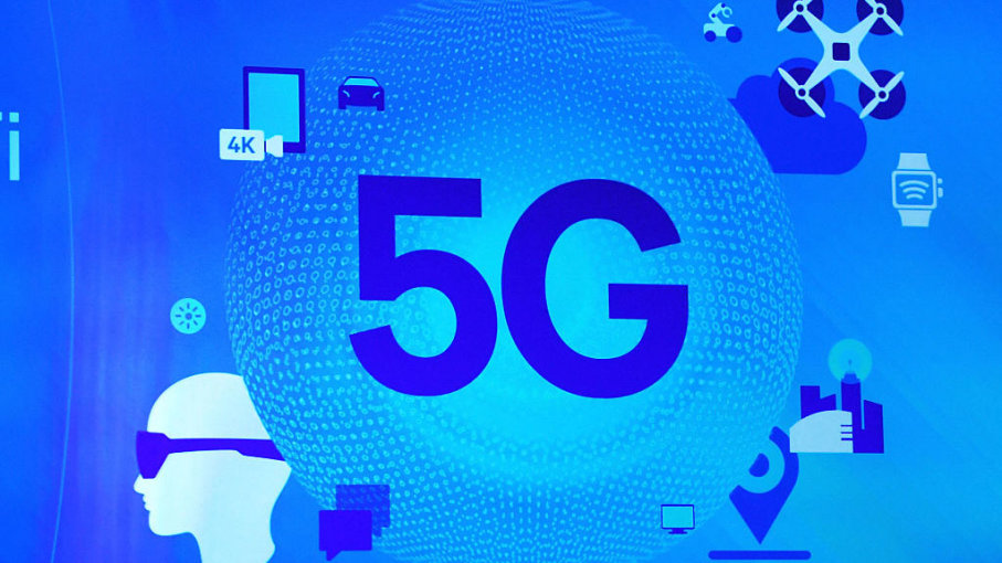 Apple iPhones 5G support