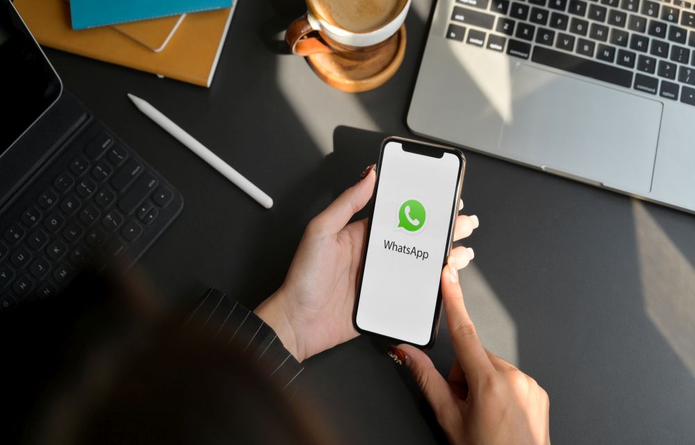 Enable Dark Mode On WhatsApp Web Without Third-Party Apps