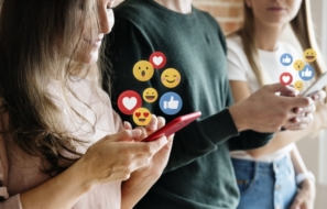 Advantages-and-Disadvantages-of-Social-Media